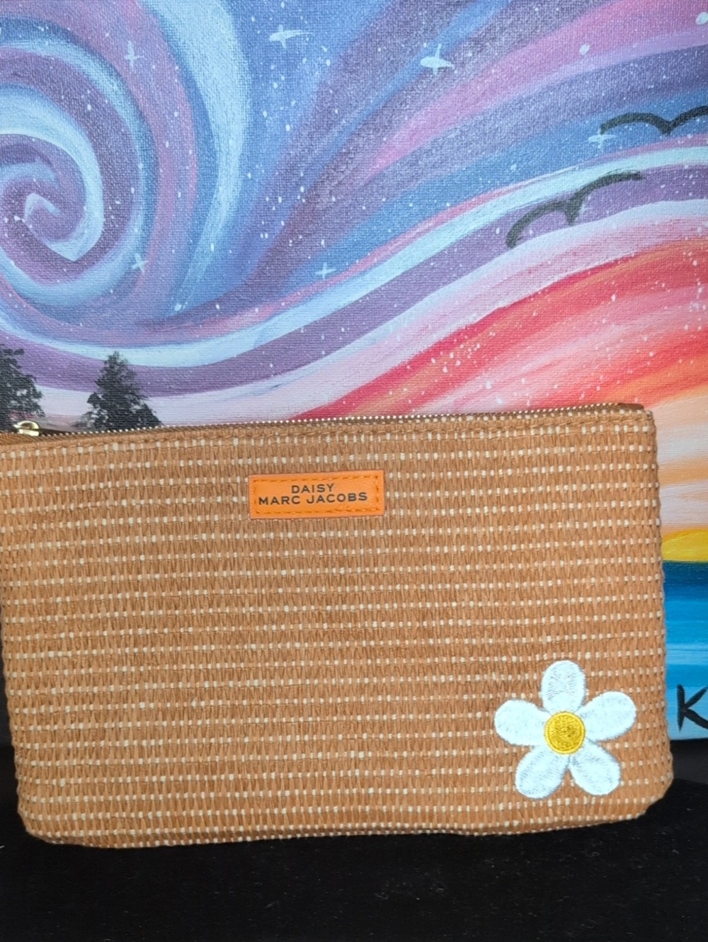 NWOT Marc Jacobs Daisy Woven Tan Pouch with White Daisy